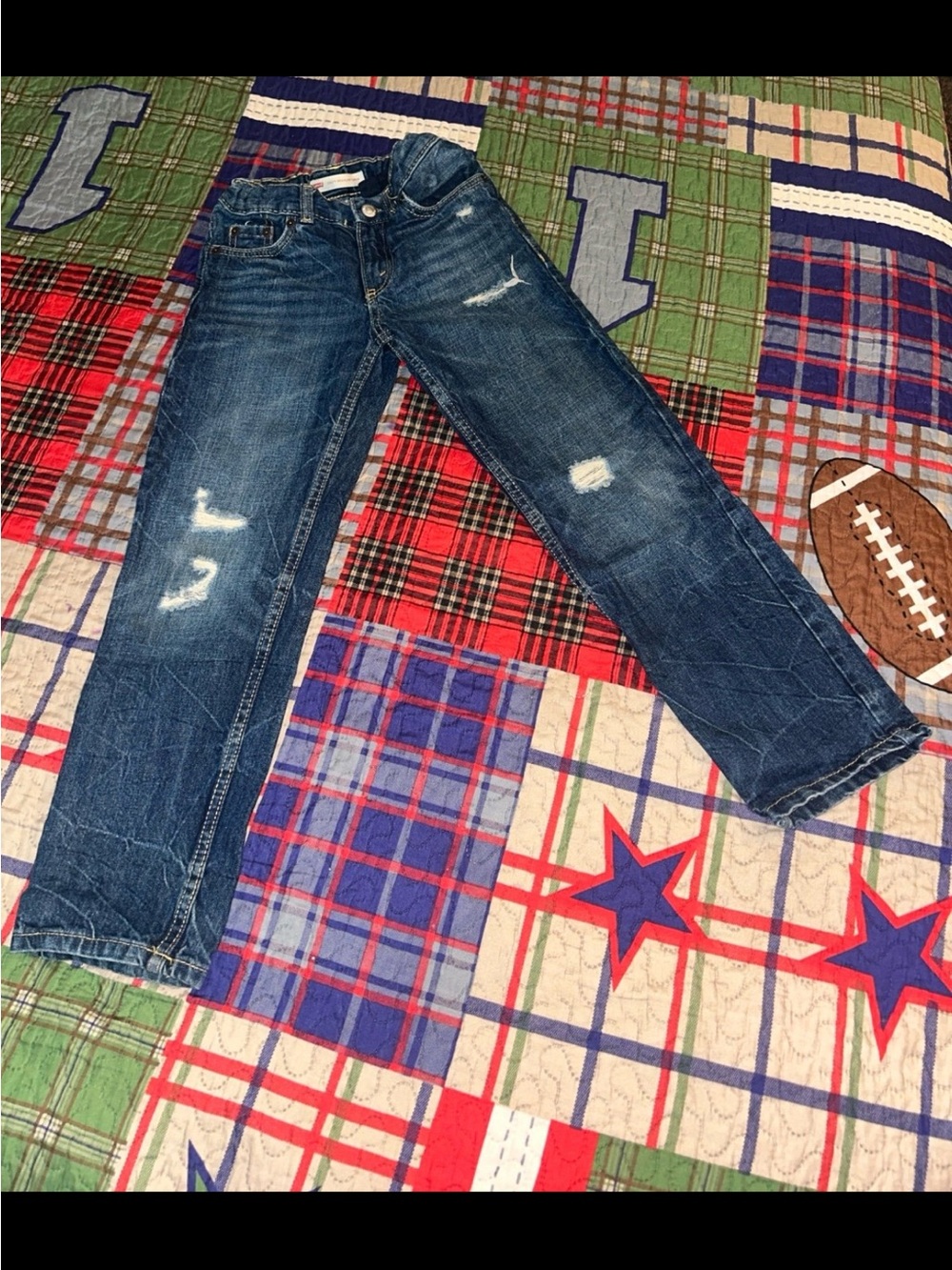 Boy’s distressed Levi’s size 7